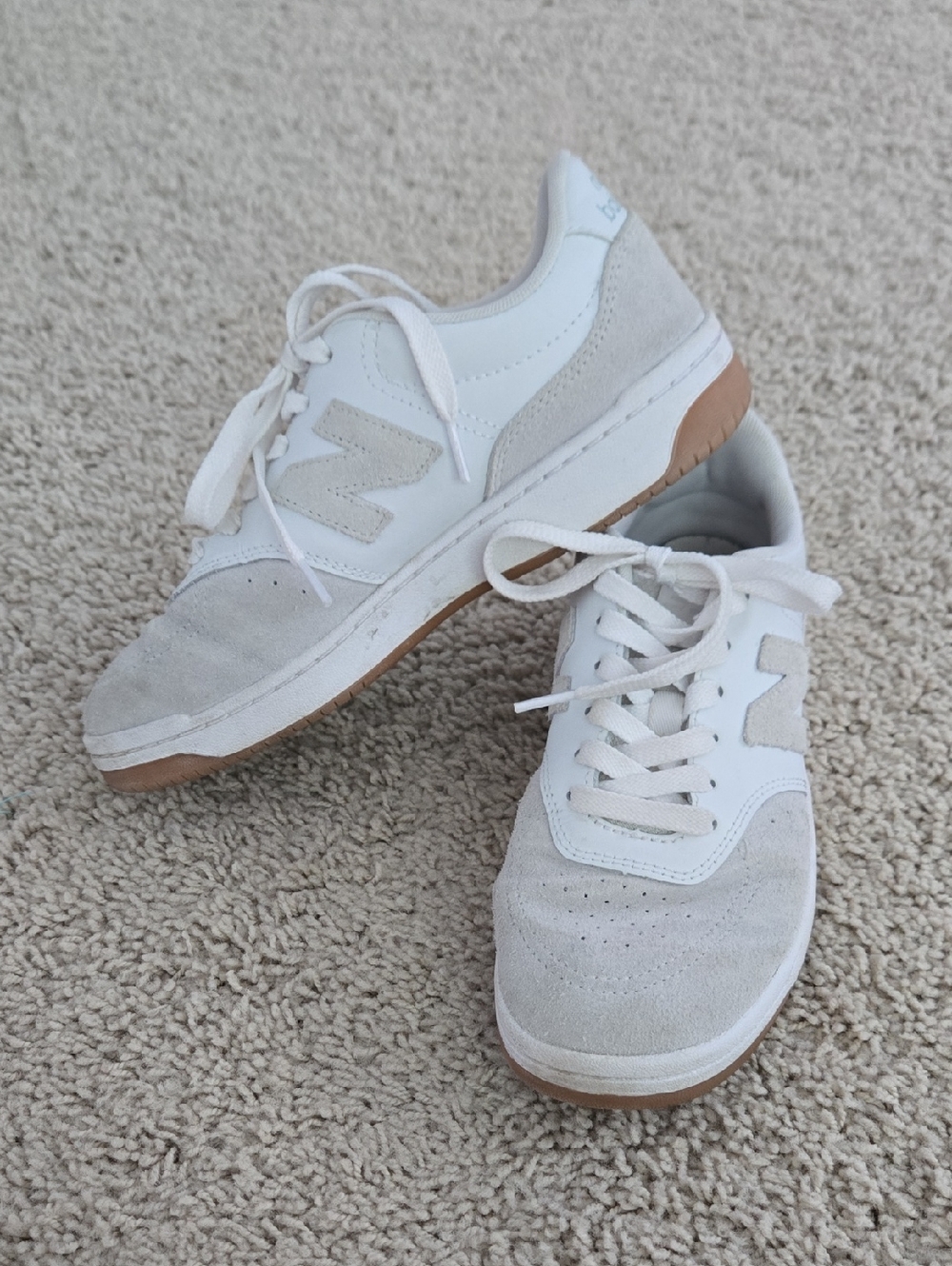 New Balance BB80 Court sneakers in a white and grey colorway Size 8 Womens